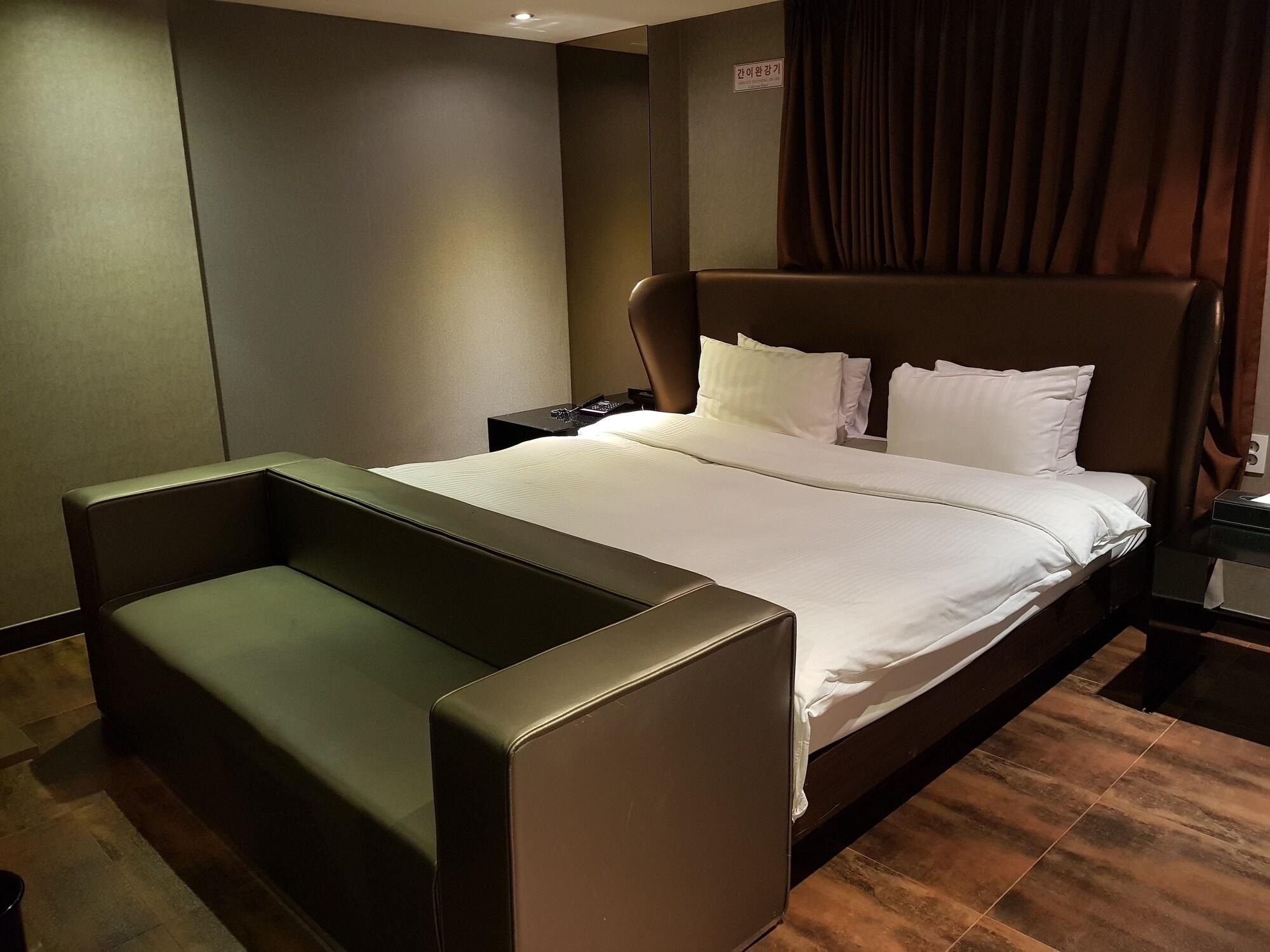 The California Hotel Seoul Seocho Екстериор снимка