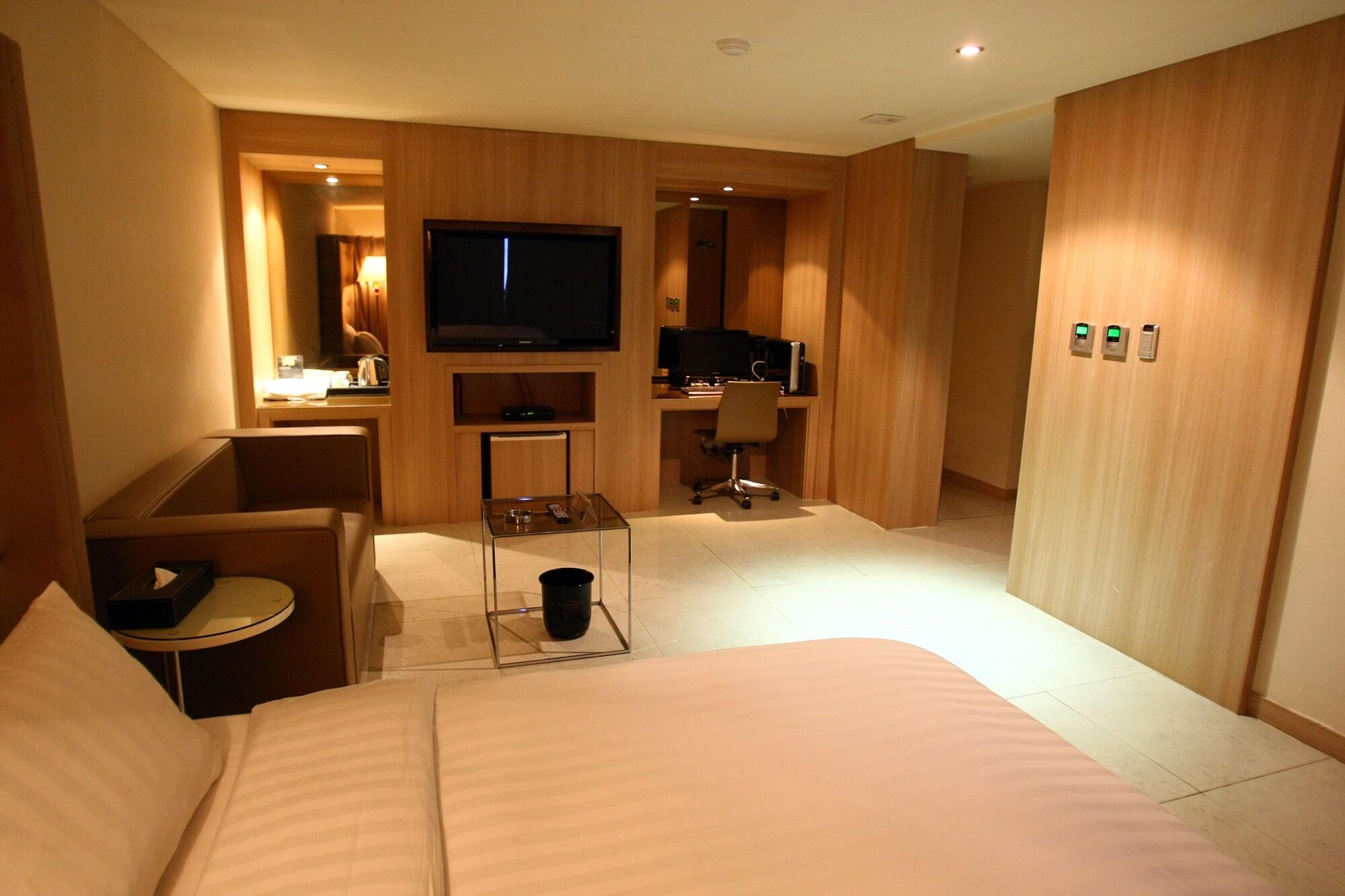 The California Hotel Seoul Seocho Екстериор снимка